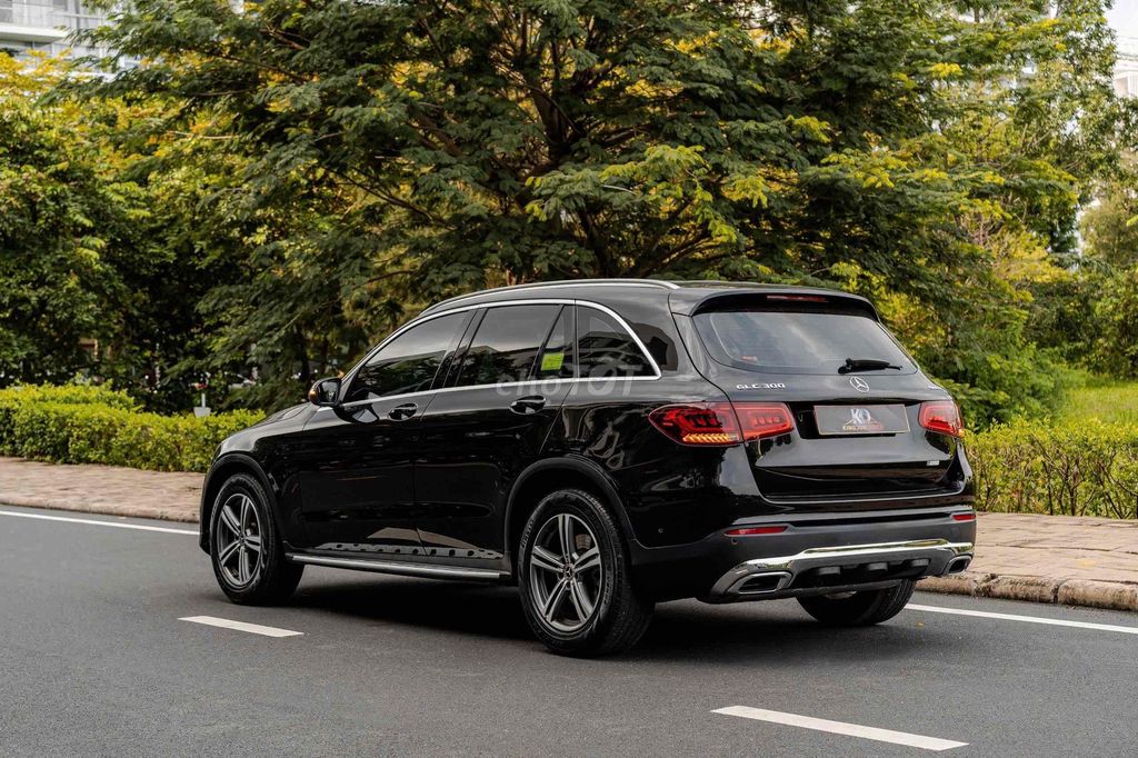 GLC200 facelift 2022 màu đen cá nhân siêu đẹp. Mua bán Ô tô tại Quận 7 Tp Hồ Chí Minh được đăng bởi Dương Phương hình 4