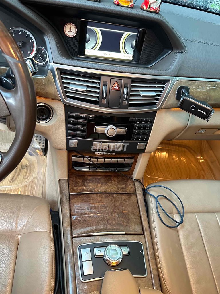 Mercedes Benz E300 2010 Elegance 1 chủ từ đầu. Mua bán Ô tô tại Quận 11 Tp Hồ Chí Minh được đăng bởi Lâm Bình hình 5
