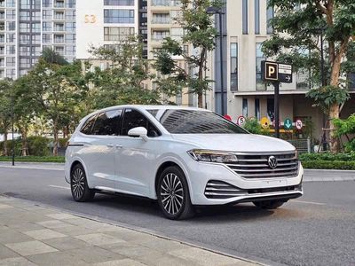 Volkswagen Viloran Trắng/Nâu 2024. Mua bán Ô tô tại Quận 3 Tp Hồ Chí Minh được đăng bởi Minh Hiếu