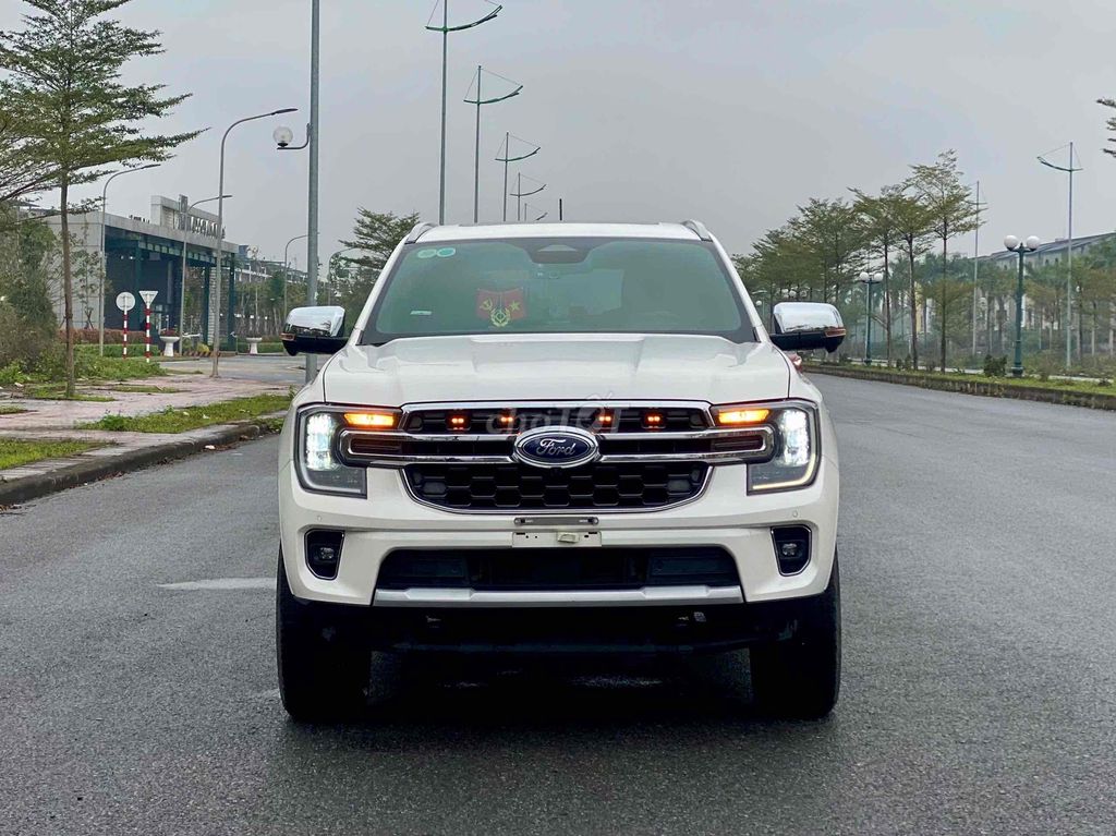 Ford Everest 2023 Titanium 4x2