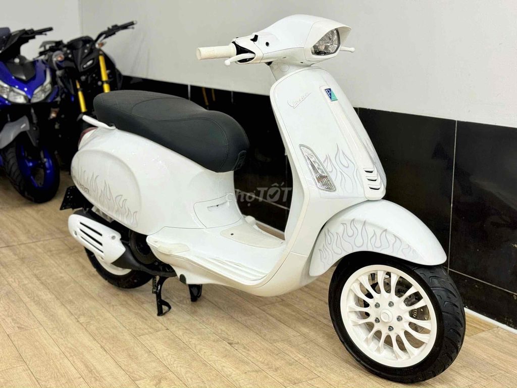 Vespa bản Sprint Note đời 2019 Justin Bieber