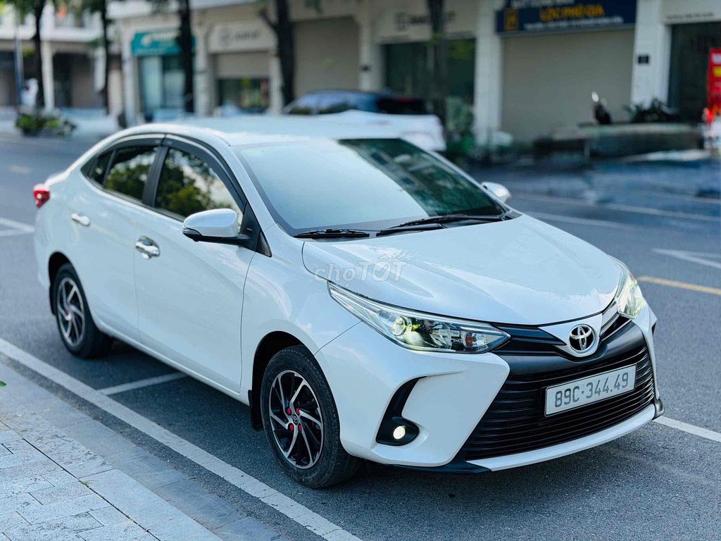 Toyota Vios E CVT 2022 белый 50000 км