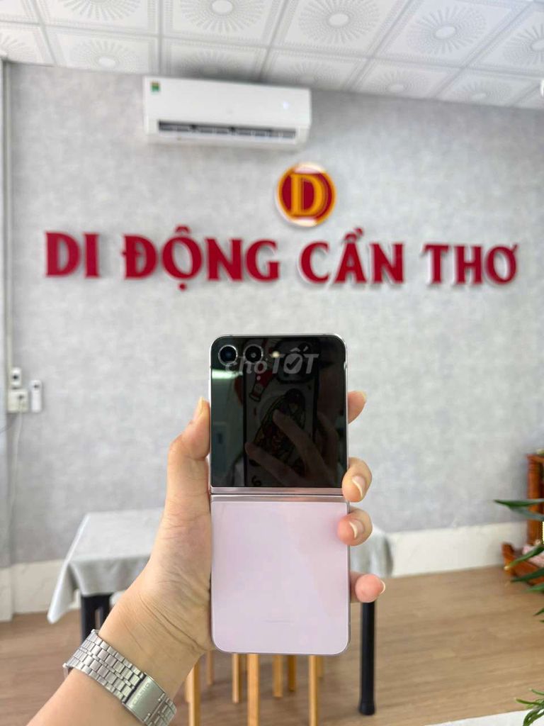 Samsung Galaxy Z Flip 5 256GB Tím. Mua bán Điện thoại tại Quận Ninh Kiều Cần Thơ được đăng bởi Di Động Cần Thơ hình 1