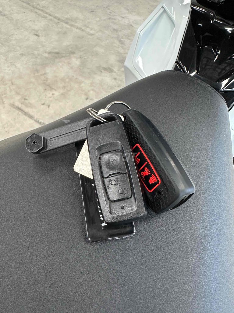 Honda Air Blade 160 ABS 2023 Trắng đen 5100 km. Mua bán Xe máy tại Quận 8 Tp Hồ Chí Minh được đăng bởi Lộc Trần  hình 11