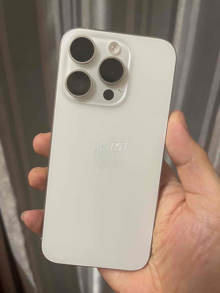 iPhone 15 Pro 256GB Bạc oled mực màn. Mua bán Điện thoại tại Quận Long Biên Hà Nội được đăng bởi Phạm Xuân Quý hình 1