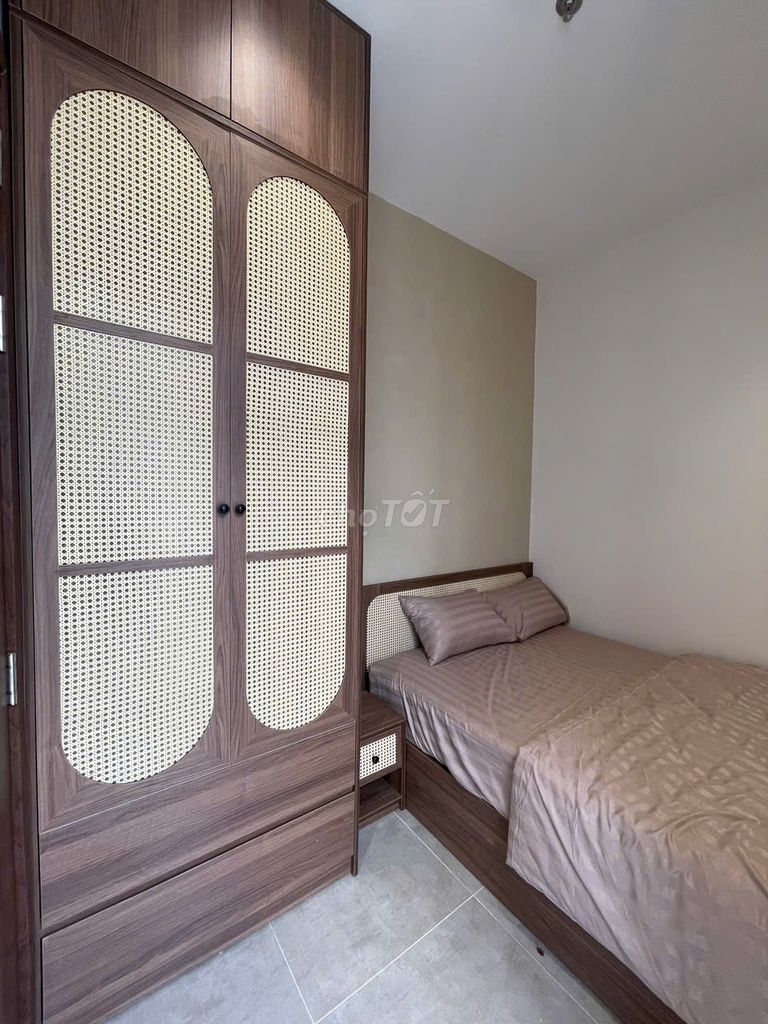 Spacious 2-bedroom apartment with washer and dryer by the river — photo 4