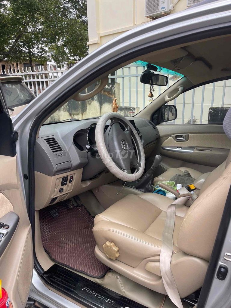 Toyota Fortuner 2010 2.5G - 180000 km. Mua bán Ô tô tại Thành phố Buôn Ma Thuột Đắk Lắk được đăng bởi Anh Quốc hình 6