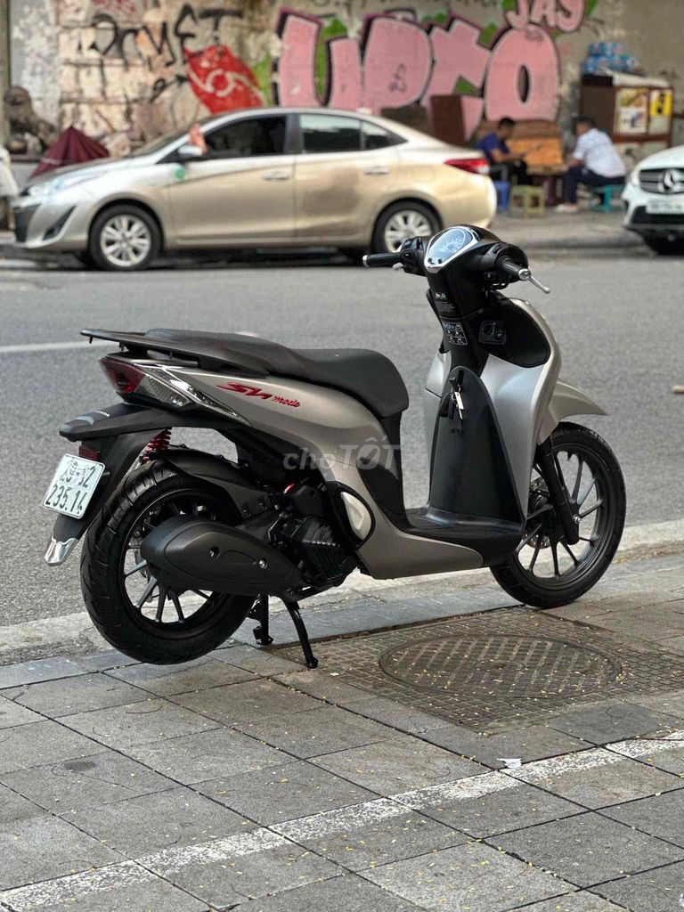 XE MÁY 68 - Honda SH Mode 2024 Abs Xám Sần. Mua bán Xe máy tại Quận Tây Hồ Hà Nội được đăng bởi Đức Anh hình 3