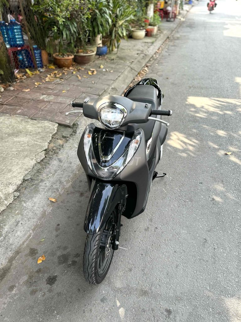 SH Mode Abs 2023 Xám Titan lăn bánh 1922 km