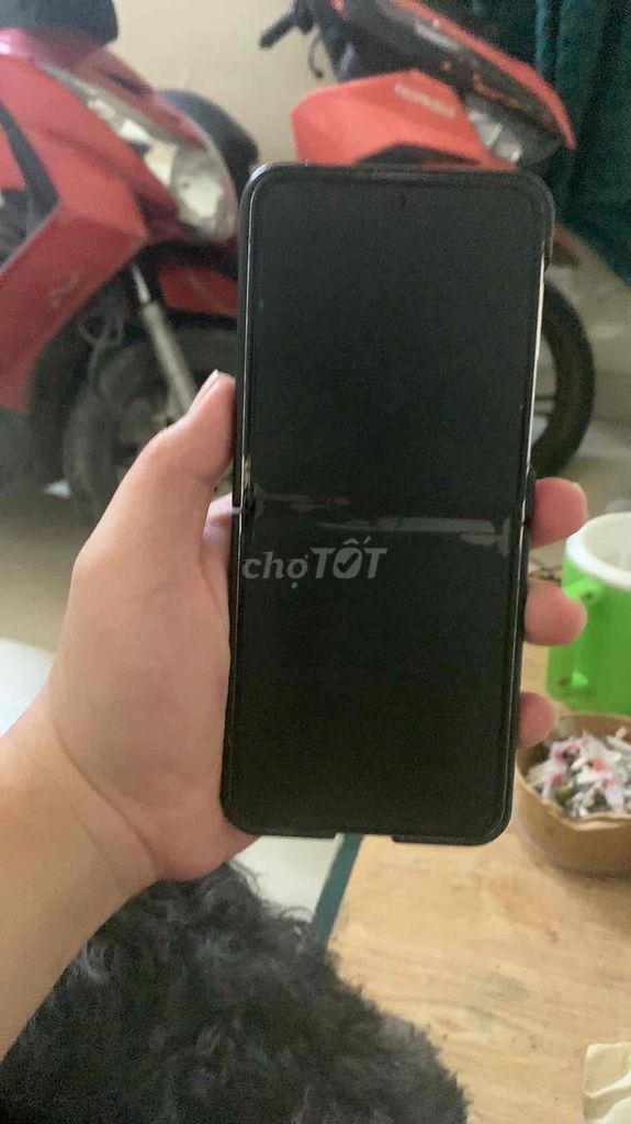 Samsung Z Flip 5 8GB/512GB Đen. Mua bán Điện thoại tại Quận 8 Tp Hồ Chí Minh được đăng bởi Mon hình 1