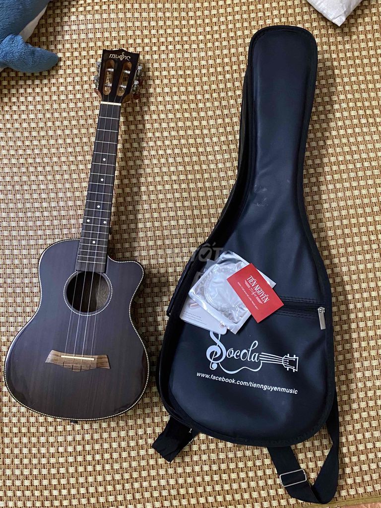 Đàn Ukulele Music Tenor Gỗ Cẩm Ấn. Mua bán Nhạc cụ tại Quận 1 Tp Hồ Chí Minh được đăng bởi Huỳnh Nguyễn hình 1