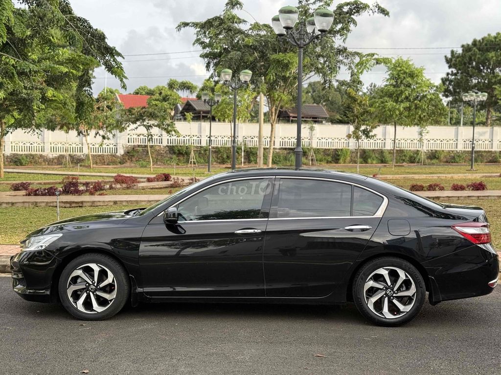 Honda Accord 2016 Đen. Mua bán Ô tô tại Thành phố Buôn Ma Thuột Đắk Lắk được đăng bởi Auto Ngân Nguyên BMT hình 8