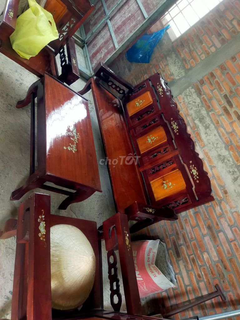Bộ bàn ghế Gỗ Nâu đỏ. Mua bán Bàn ghế tại Huyện Châu Thành Tiền Giang được đăng bởi Phương lê hình 1