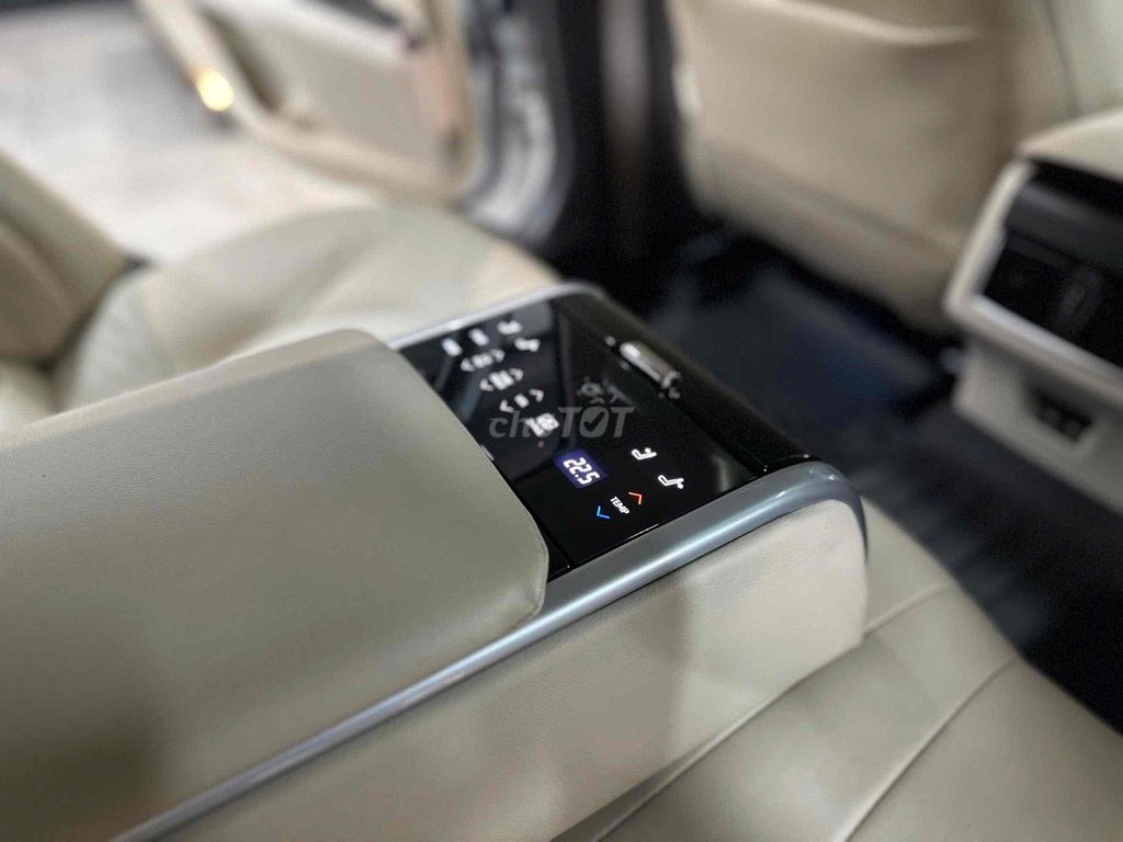 Toyota Camry 2.0Q 2022 cực chất - BH chính hãng. Mua bán Ô tô tại Quận Nam Từ Liêm Hà Nội được đăng bởi Đại lý Toyota Mỹ Đình hình 10