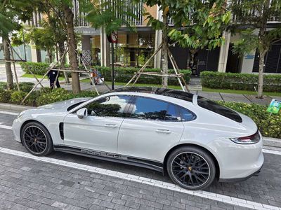 Porsche Panamera4 model 2023 30.000km. Mua bán Ô tô tại Quận 1 Tp Hồ Chí Minh được đăng bởi Duy Nguyễn