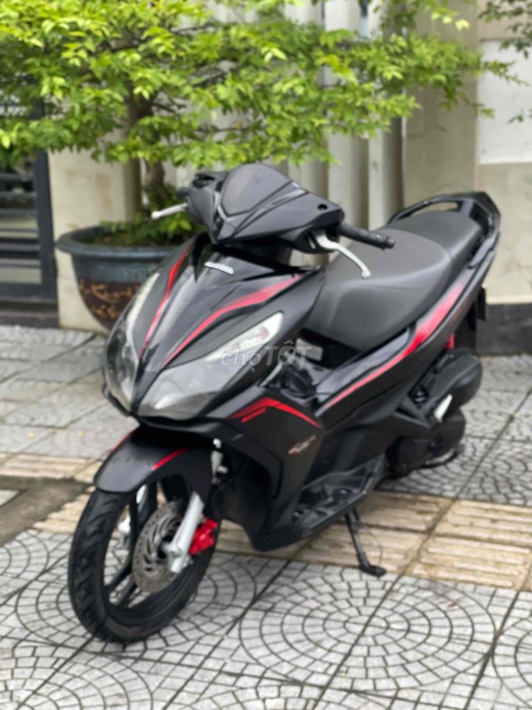Honda Air Blade 2015 Đen. Mua bán Xe máy tại Quận Cẩm Lệ Đà Nẵng được đăng bởi Quá hình 3