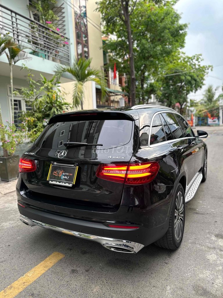 Mercedes GLC 250 4MATIC - 81000 km . Sản xuat 2018. Mua bán Ô tô tại Quận 7 Tp Hồ Chí Minh được đăng bởi Thông Sport  hình 2