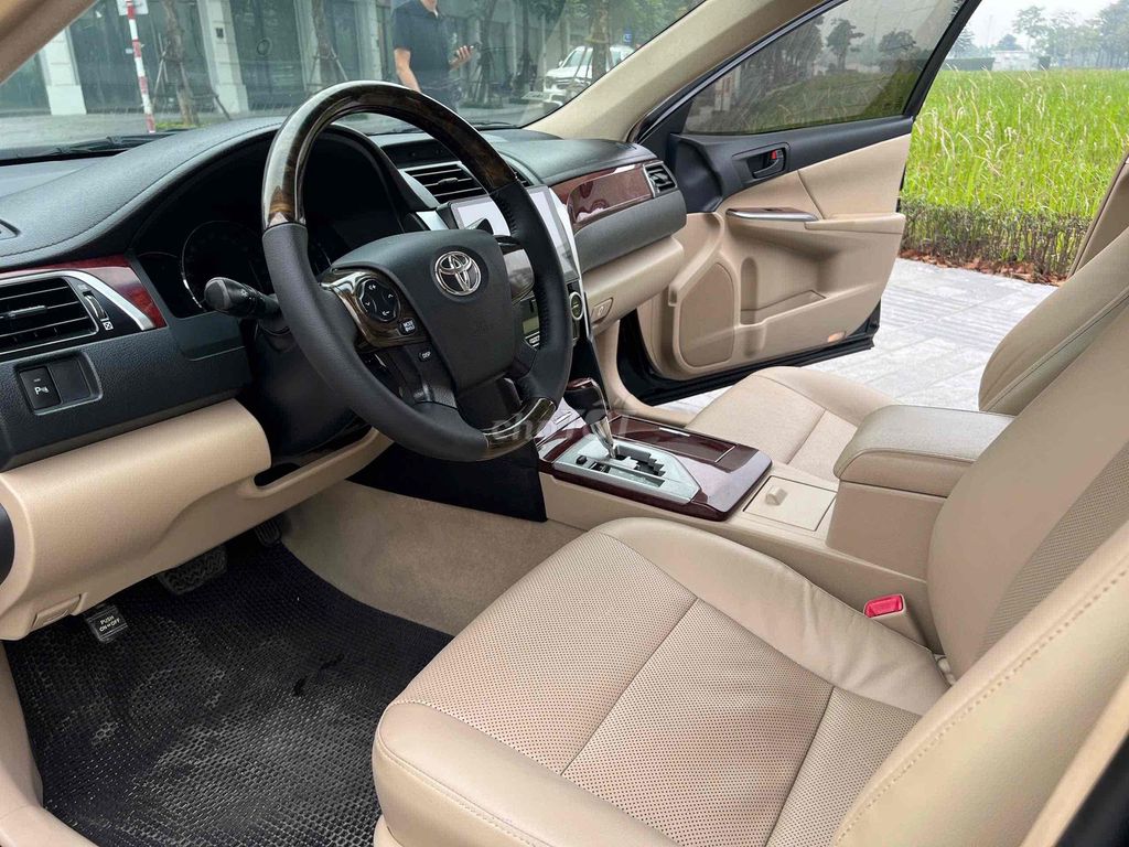 Toyota Camry 2013 2.0E. Mua bán Ô tô tại Quận Hoàng Mai Hà Nội được đăng bởi Tuan Trinh  hình 8