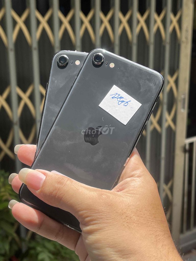 Apple iPhone SE 2020 64GB 128GB Đen. Mua bán Điện thoại tại Quận 4 Tp Hồ Chí Minh được đăng bởi Quốc Đạt 888 hình 1