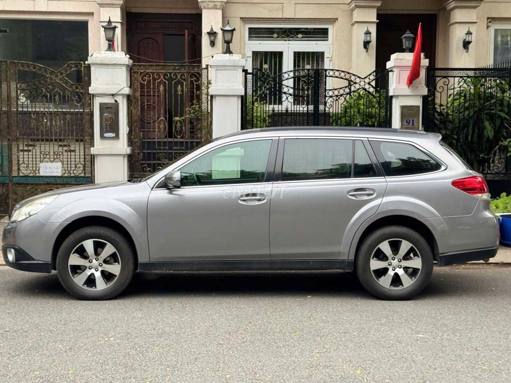 Chính chủ bán Subara Outback 2.5i 2010 một chủ. Mua bán Ô tô tại Quận Gò Vấp Tp Hồ Chí Minh được đăng bởi PHẠM VIỆT hình 3