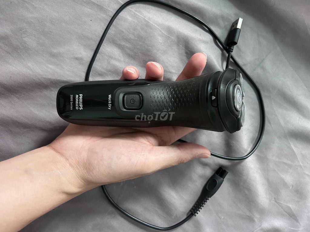 Máy cạo râu Philips Norelco 2000 Series Đen. Mua bán Nội thất, đồ gia dụng khác tại Quận 8 Tp Hồ Chí Minh được đăng bởi Tiến hình 1