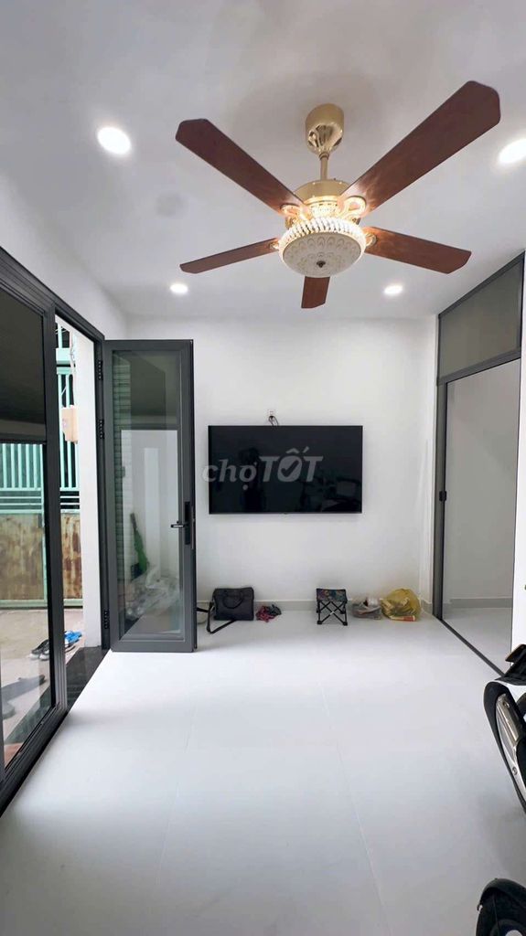 NHÀ 2 TẦNG - 4 x 12,5 - 3PN- SAU LƯNG ỦY BAN, GẦN VINHOME- SHR