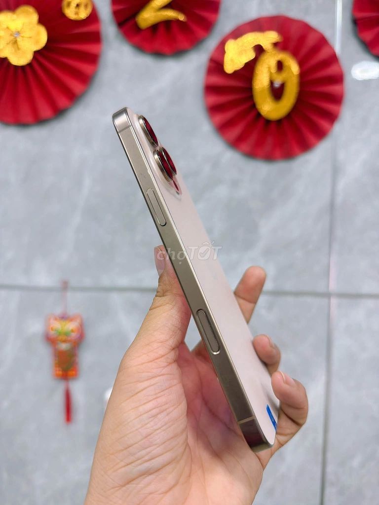 Apple iPhone 16 Promax 256GB Vàng 99%. Mua bán Điện thoại tại Quận Ngũ Hành Sơn Đà Nẵng được đăng bởi Tài Ngô hình 1