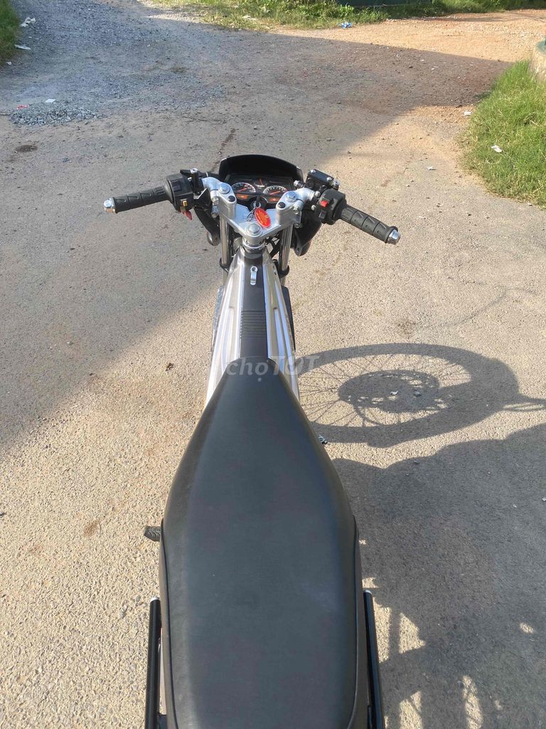 Suzuki Akira 120 Bạc Côn tay. Mua bán Xe máy tại Thành phố Thủ Đức Tp Hồ Chí Minh được đăng bởi phuoc8668 hình 3