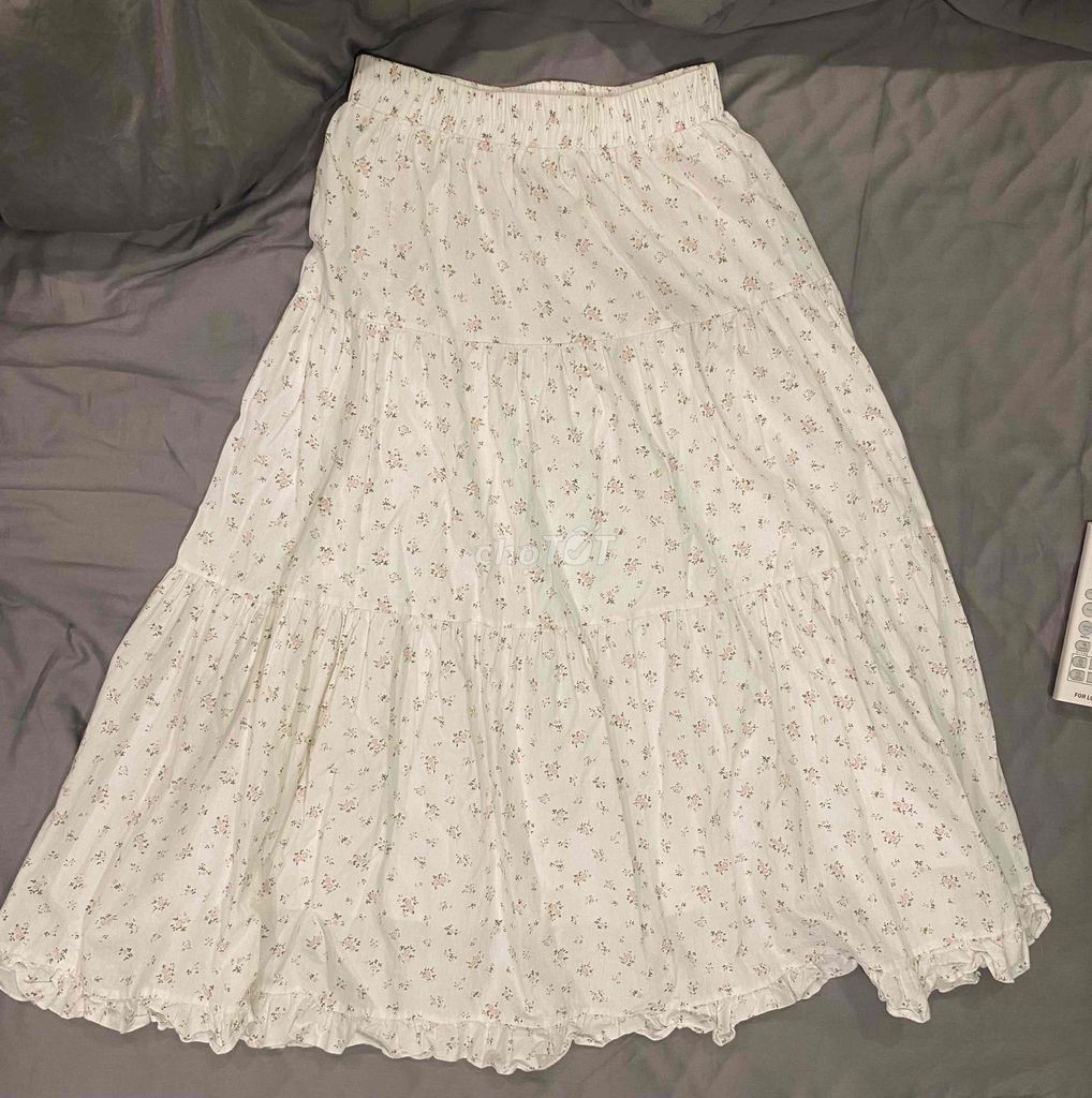 Chân váy dài nữ hoa nhí trắng. Mua bán Quần áo tại Quận Đống Đa Hà Nội được đăng bởi Vân Anh hình 1