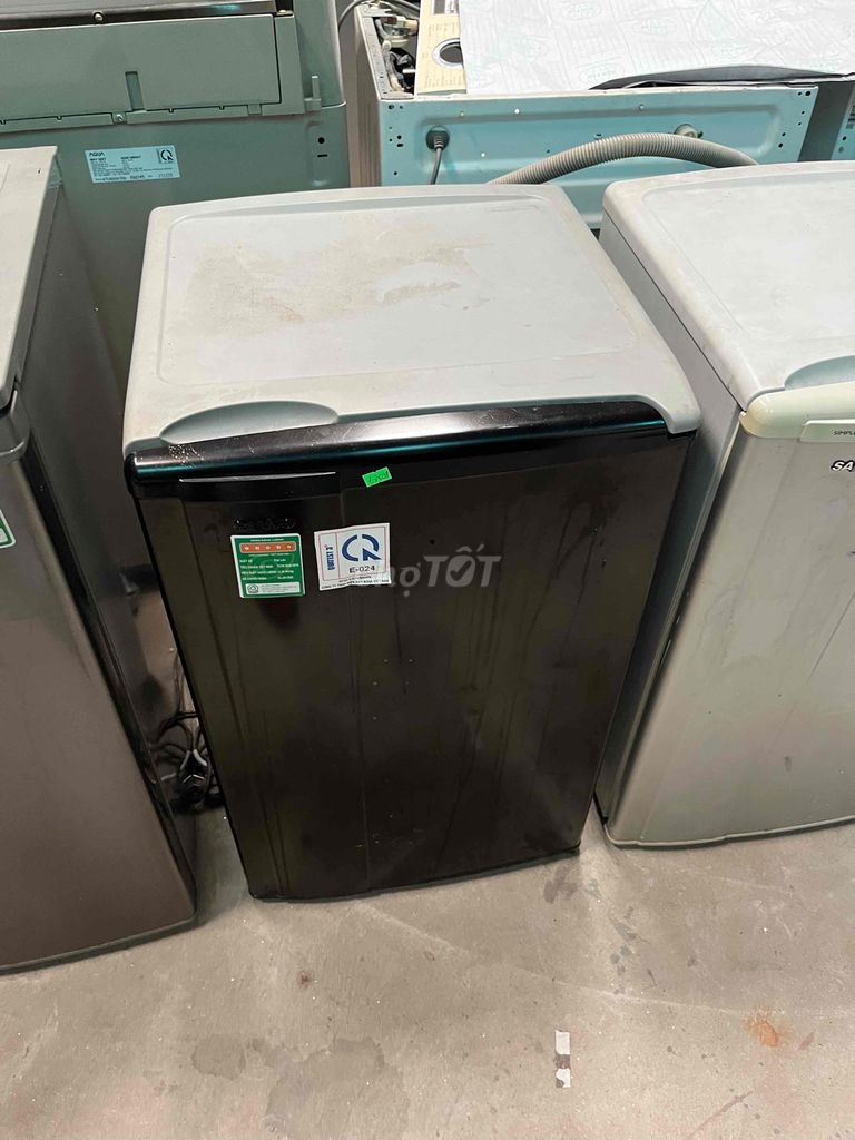 thanh lí tủ lạnh Aqua sanyo 93l zin