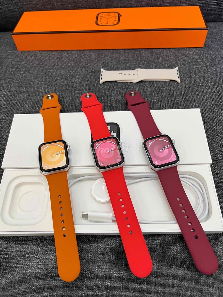 Apple Watch Series 5 Trắng 40mm. Mua bán Thiết bị đeo thông minh tại Quận Đống Đa Hà Nội được đăng bởi Cửa Hàng AZ Shop chuyên Apple Watch hình 1
