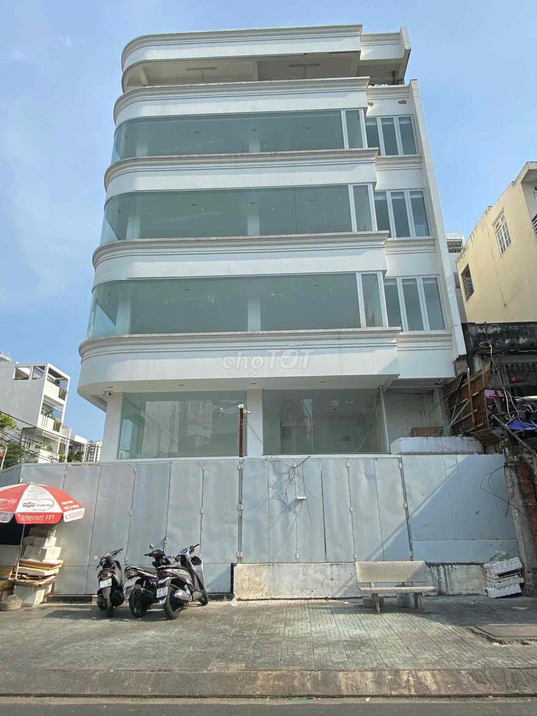 Góc 2 MT Building Hòa Hưng Q10 , 7 tầng Giá chỉ 43 tỷ Thương lượng