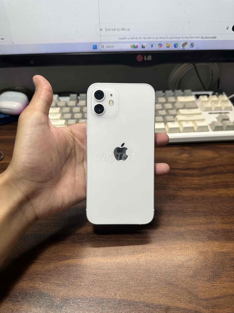 Apple iPhone 12 Trắng 64 zin all trừ pin. Mua bán Điện thoại tại Quận Đống Đa Hà Nội được đăng bởi Phạm Quyền hình 1