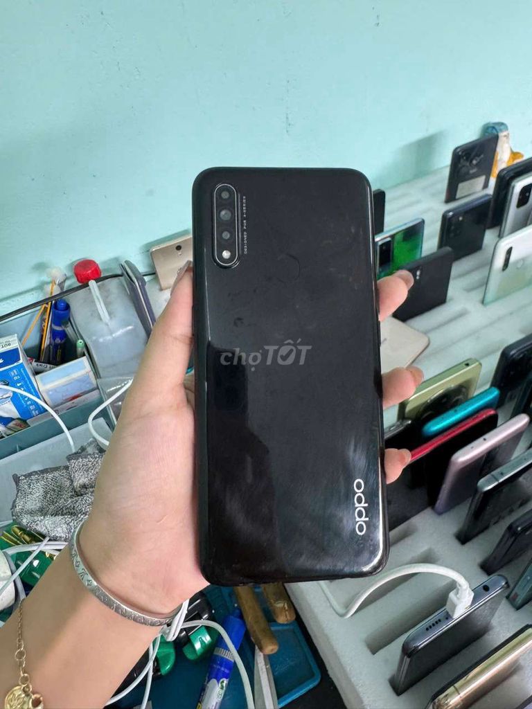 Oppo A31, 128GB, mẻ kính, pin ok. Mua bán Điện thoại tại Thành phố Thủ Dầu Một Bình Dương được đăng bởi Phước Mobile hình 1