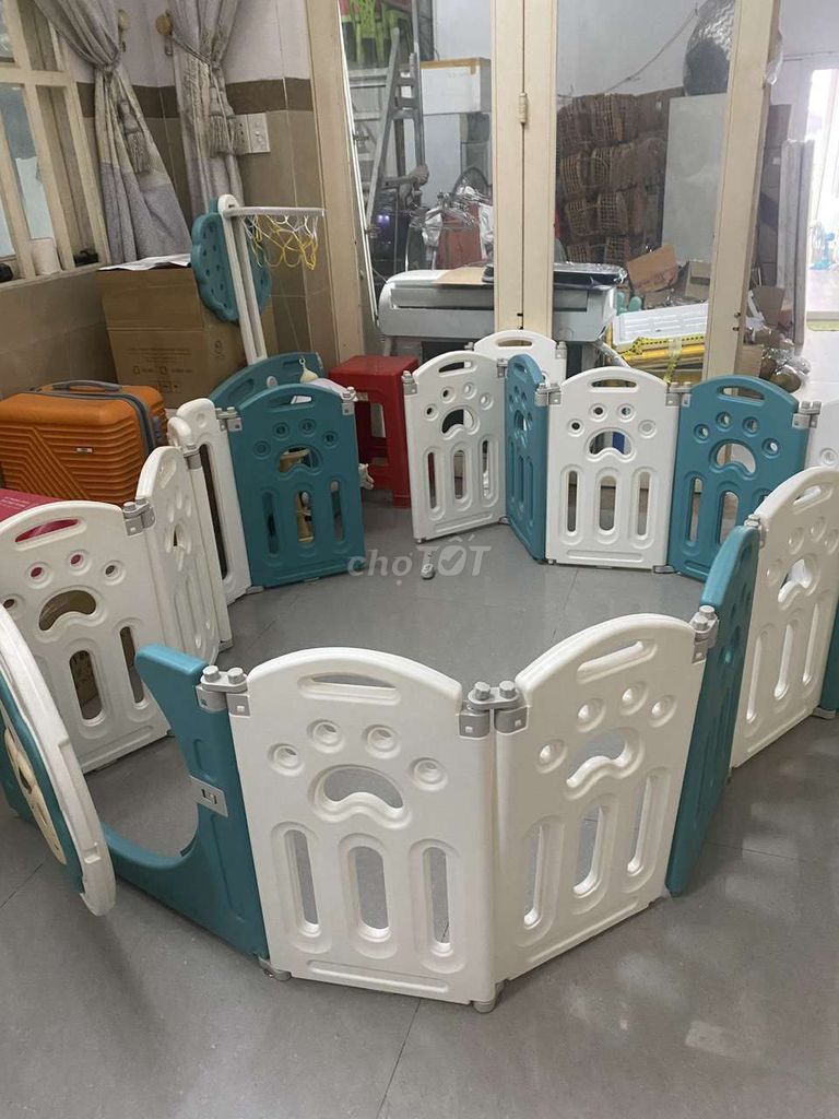 Hàng rào quây trẻ em Nhựa Trắng. Mua bán Mẹ và bé tại Thành phố Biên Hòa Đồng Nai được đăng bởi Minh Minh Thư hình 1