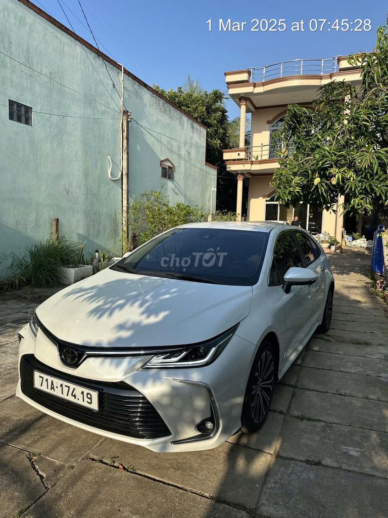 Toyota Corolla Altis 2023 1.8V siêu lướt