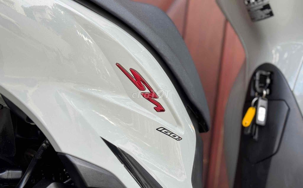 Honda SH 160 ABS 2023 Trắng 8000km. Mua bán Xe máy tại Quận Cầu Giấy Hà Nội được đăng bởi Tuấn Việt Motor hình 3