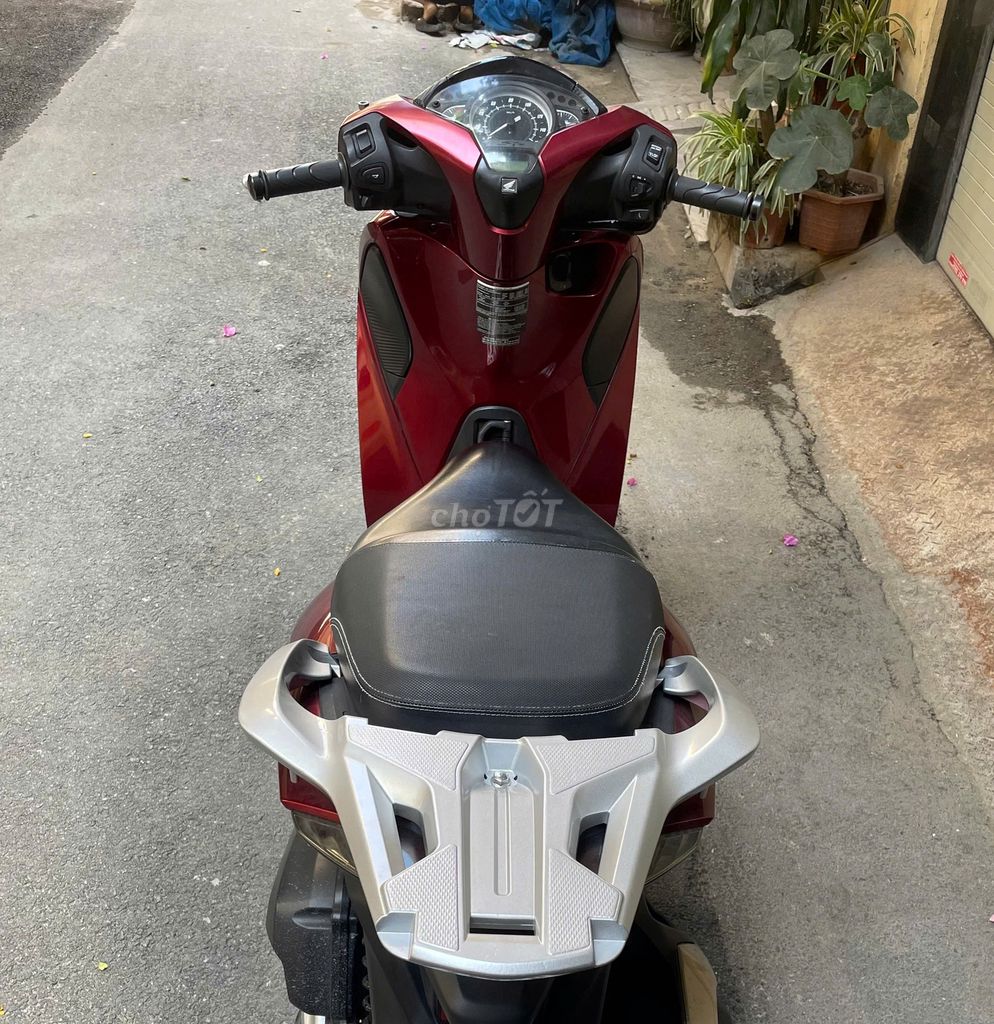 Honda SH 125CBS đời 2018 đỏ đen XE ZIN. Mua bán Xe máy tại Quận Đống Đa Hà Nội được đăng bởi Nguyễn Thái hình 4