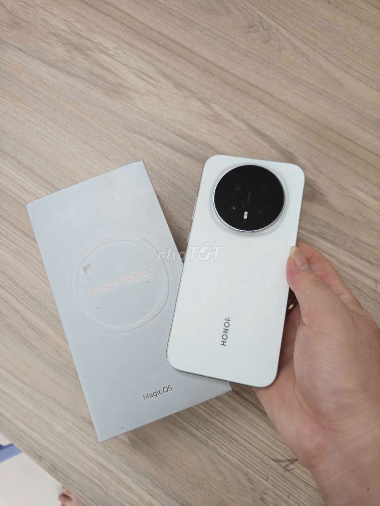 Honor Magic 8(16/512)likenew fullbox có gl. Mua bán Điện thoại tại Quận 5 Tp Hồ Chí Minh được đăng bởi Strawberry Táo hình 1