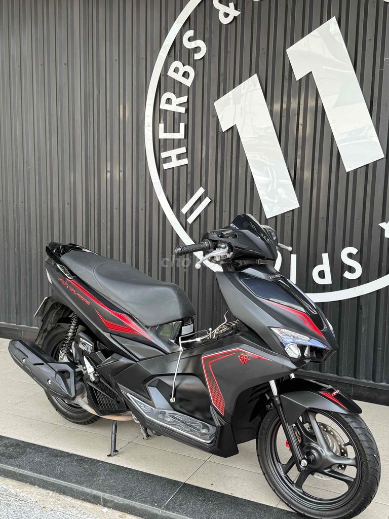 Honda Air blade - Ab 2018  Đặc biệt Đen nhám bs43. Mua bán Xe máy tại Quận Hải Châu Đà Nẵng được đăng bởi Lê vy  hình 2