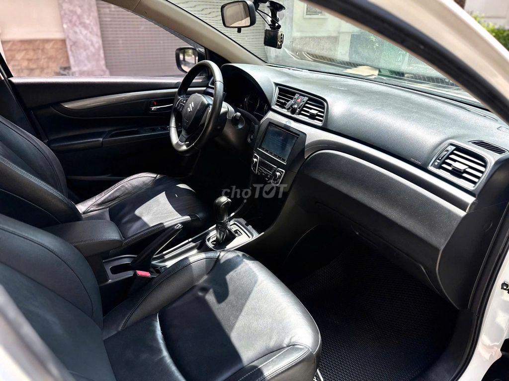 Suzuki Ciaz 2019 Số tự động màu trắng. Mua bán Ô tô tại Quận 12 Tp Hồ Chí Minh được đăng bởi Quang hình 5