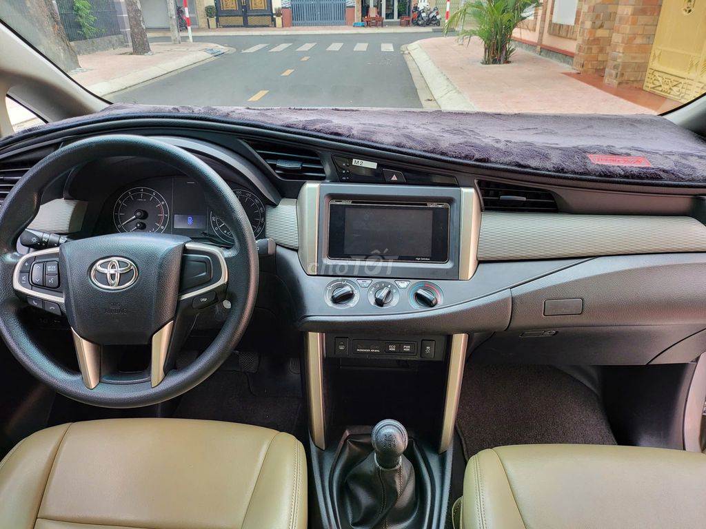Toyota Innova 2020 2.0E - 78000 km. Mua bán Ô tô tại Quận 10 Tp Hồ Chí Minh được đăng bởi Anh Thanh hình 11