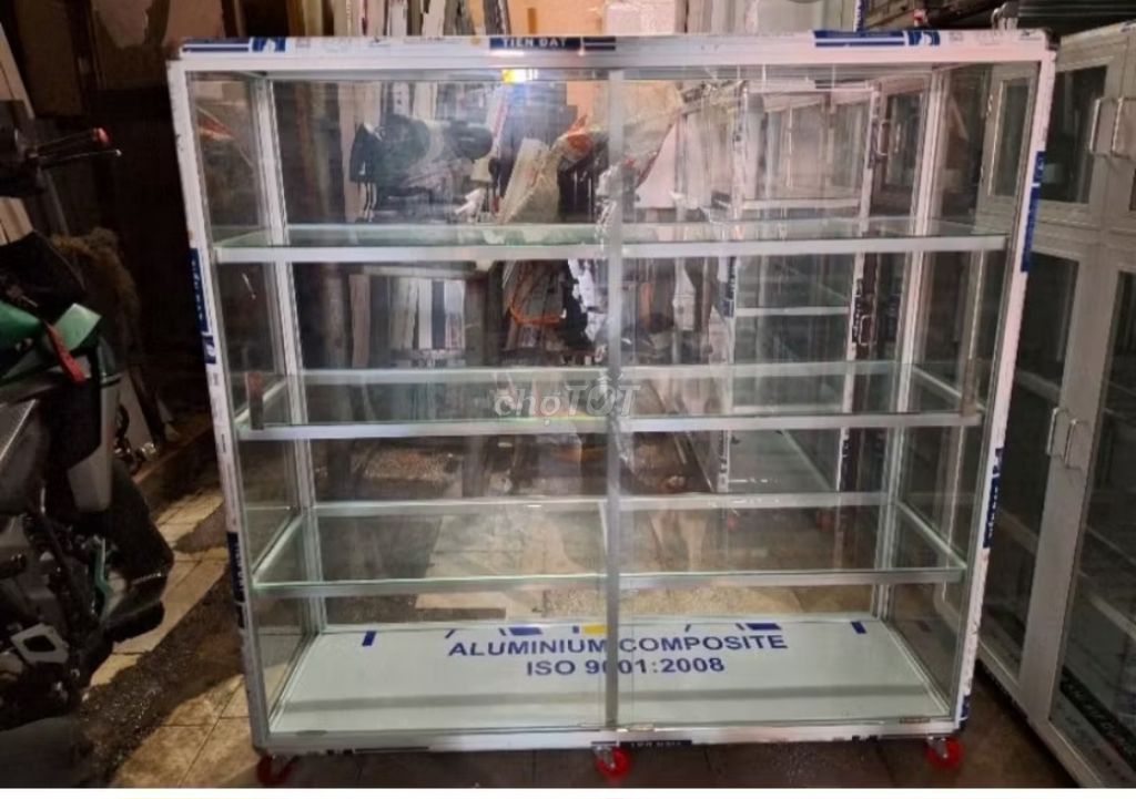 Tủ trưng bày Kính Nhôm Bạc 50x160x120 cm. Mua bán Tủ, kệ gia đình tại Huyện Bình Chánh Tp Hồ Chí Minh được đăng bởi lê Thảo hình 1
