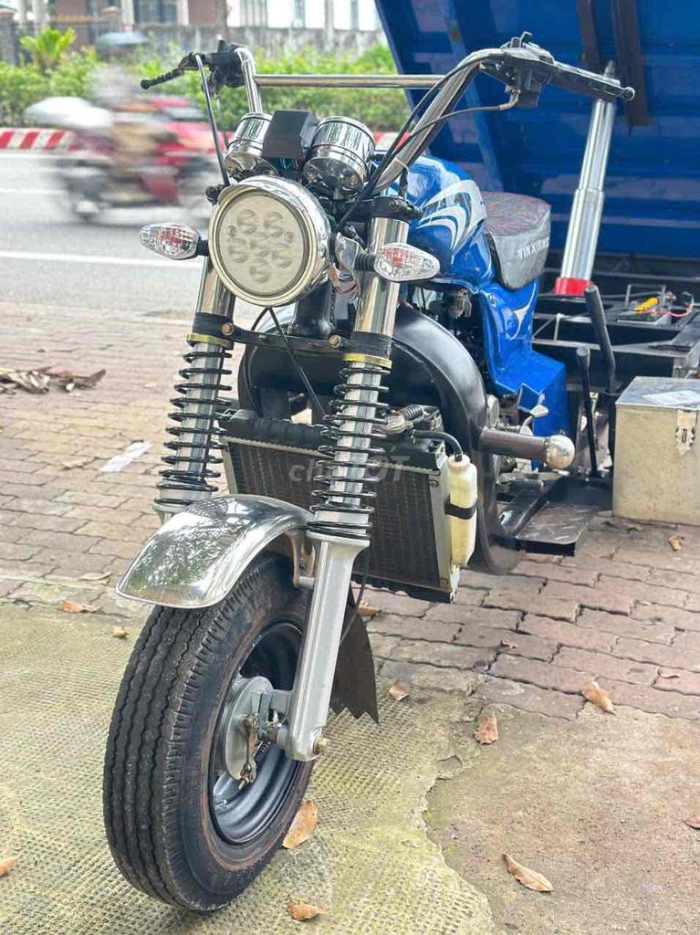 Xe có Ben Máy 200 phuộc đơn sườn Y thung 1m3 x1m8. Mua bán Phương tiện khác tại Thành phố Thủ Dầu Một Bình Dương được đăng bởi Cơ Sở Sản Xuất và Cung Cấp Các Loại Phụ Tùng Xe Ba Gác hình 1