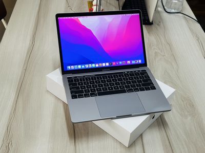 Macbook Pro 2017 Touchbar (Core i7 3.5GHz, 16GB)