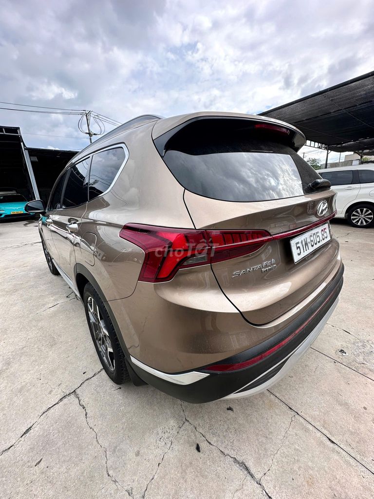 Hyundai Santafe 2021 2.2D премиум-класса из песочного золота