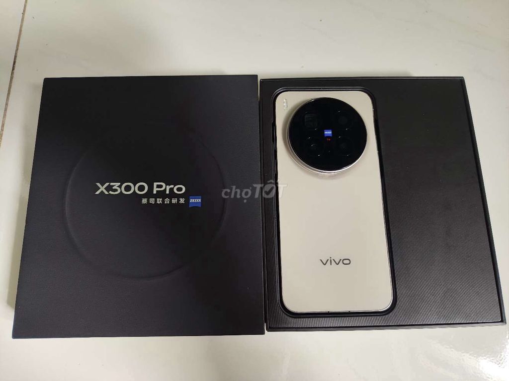 Vivo X300 Pro 256GB vàng titan 99%. Mua bán Điện thoại tại Thành phố Thủ Đức Tp Hồ Chí Minh được đăng bởi Tịnh Lưu Ly hình 1