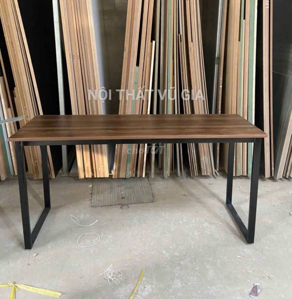 Bàn làm việc chân sắt gỗ MDF 160x60x75cm. Mua bán Bàn ghế tại Quận 7 Tp Hồ Chí Minh được đăng bởi Bàn ghế Vũ Gia hình 1