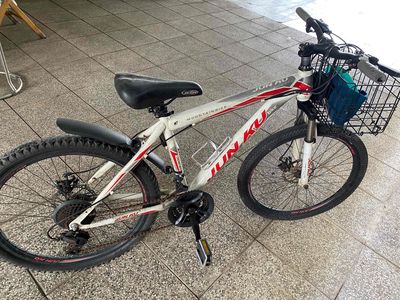 Xe đạp địa hình khung nhôm. Mua bán Xe đạp tại Huyện Châu Đức Bà Rịa - Vũng Tàu được đăng bởi Hoa Nguyen