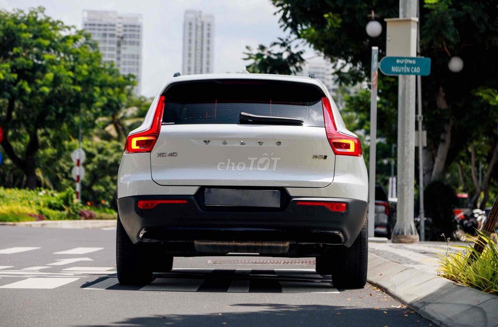 Volvo_XC40_B5_RDesign Model 2024 Bank 90%. Mua bán Ô tô tại Quận 7 Tp Hồ Chí Minh được đăng bởi PHÁT ĐẠT LUXURY CAR hình 6